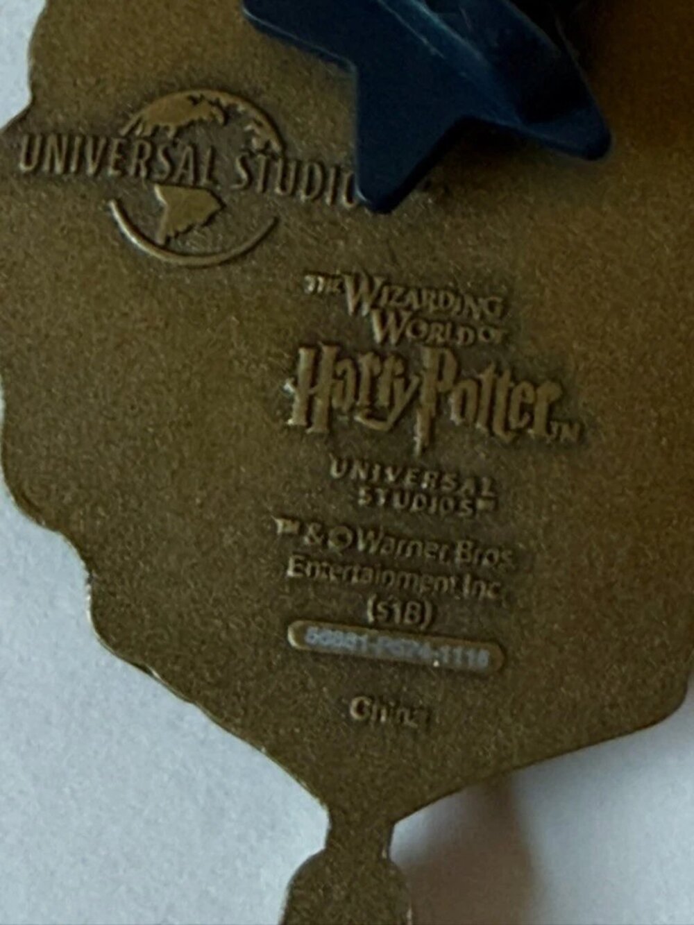 Head Girl Red Harry Potter Prefect Pin Universal Studios Gryffindor Badge Gold - Picture 3 of 8